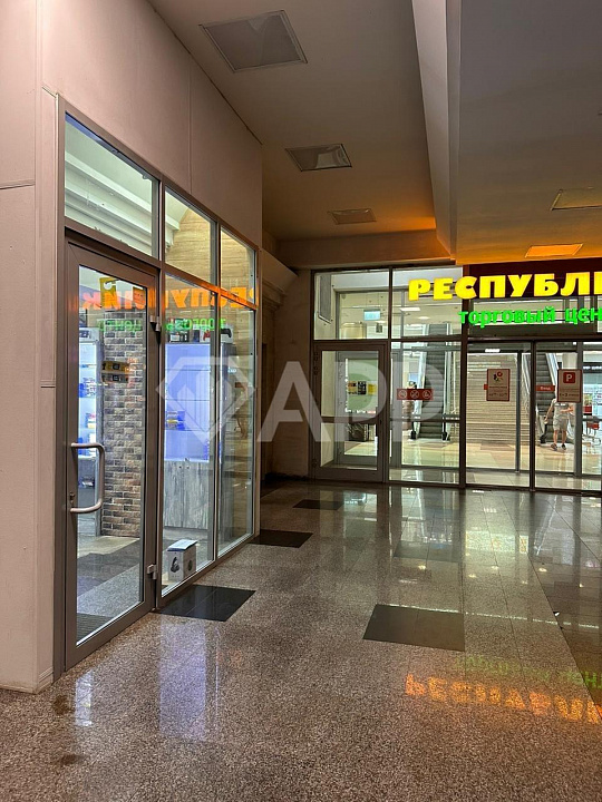 На трафике в ТЦ "Республика" 9.7 м² фото
