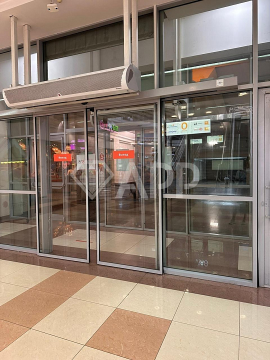 На трафике в ТЦ "Республика" 9.7 м² фото