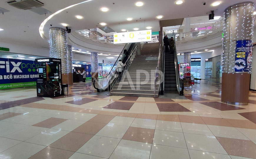 На трафике в ТЦ "Республика" 9.7 м² фото