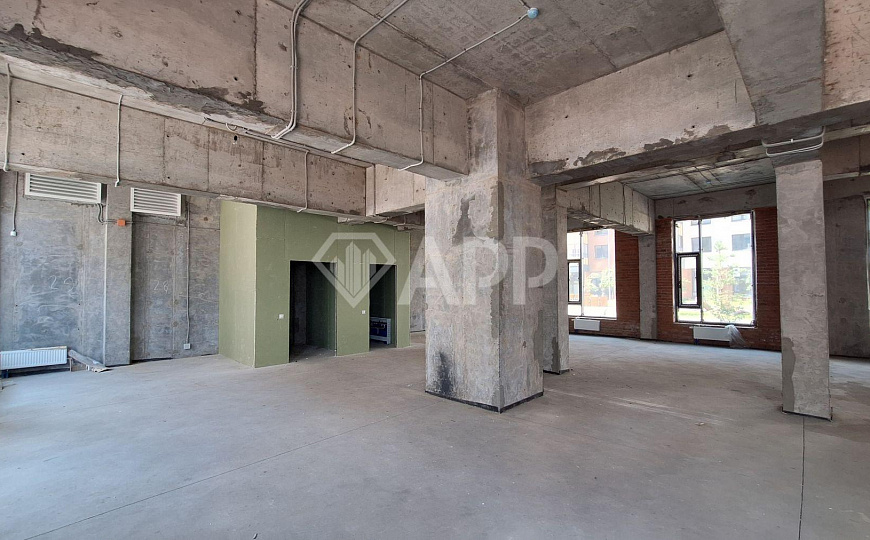 Помещение на трафике,  245.7М2 фото