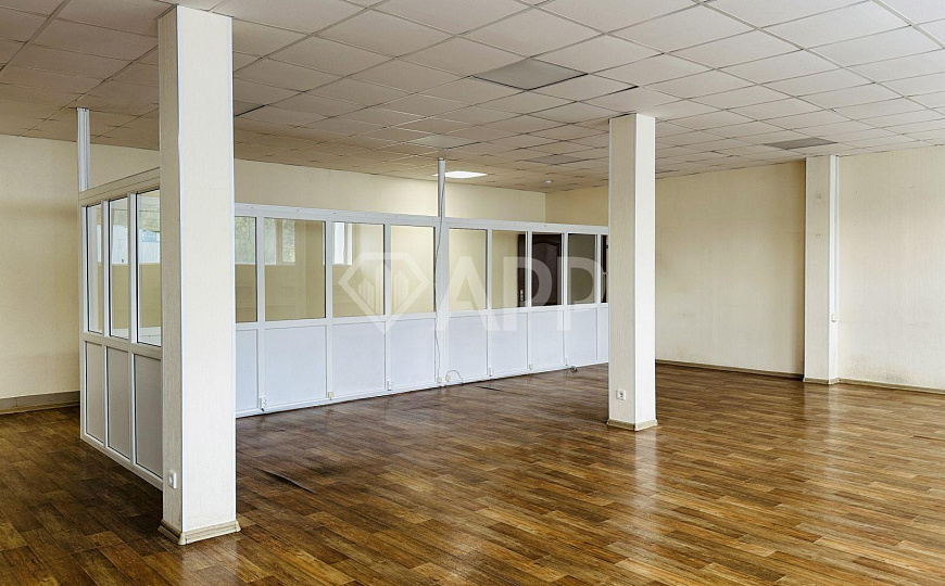 Сдаю просторный офис Опен-спейс 185м² фото