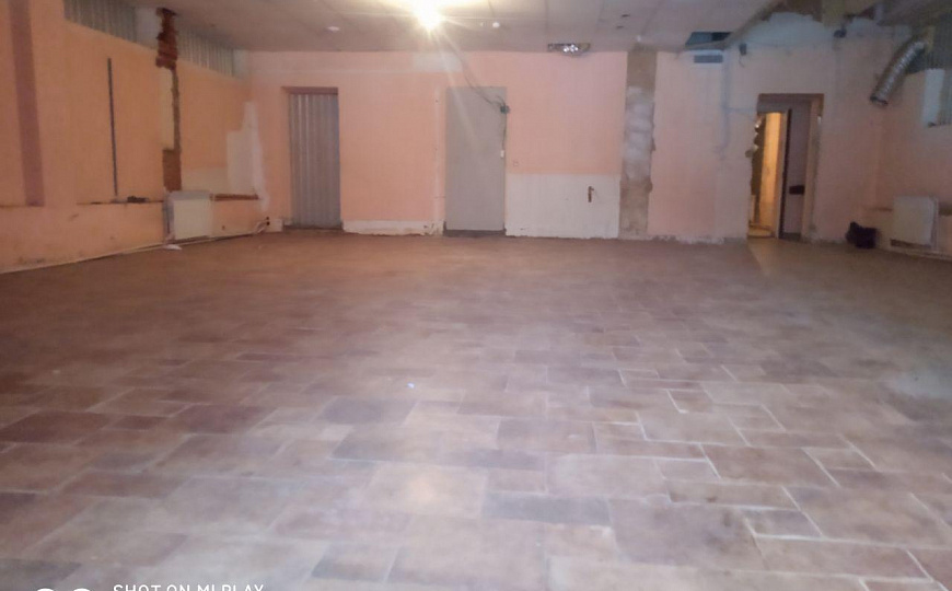 Сдам ПСН 140 м² на 1 линии! Два входа, приточная вентиляция. фото