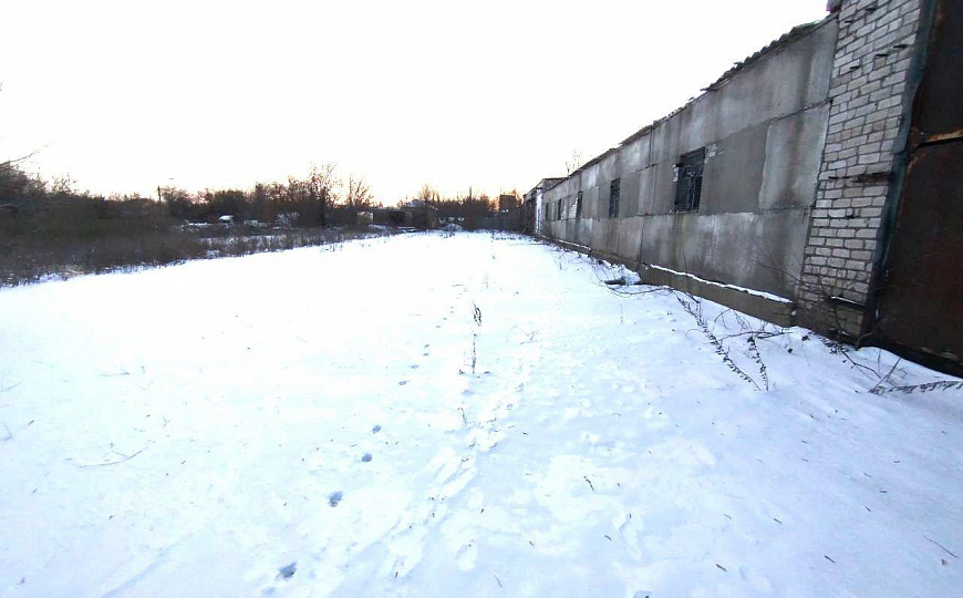 База 1467 м² с земельным участком фото