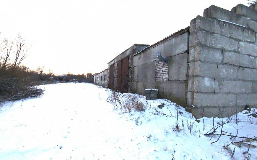 База 1467 м² с земельным участком фото