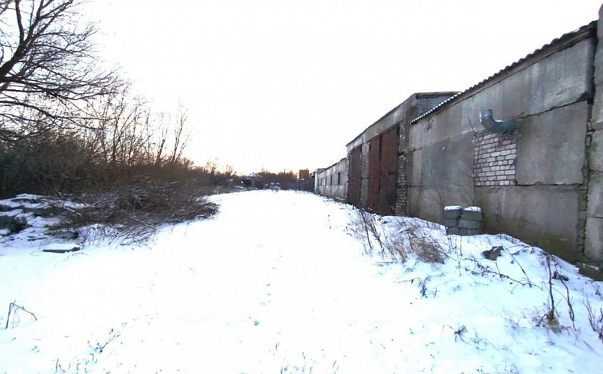 База 1467 м² с земельным участком фото