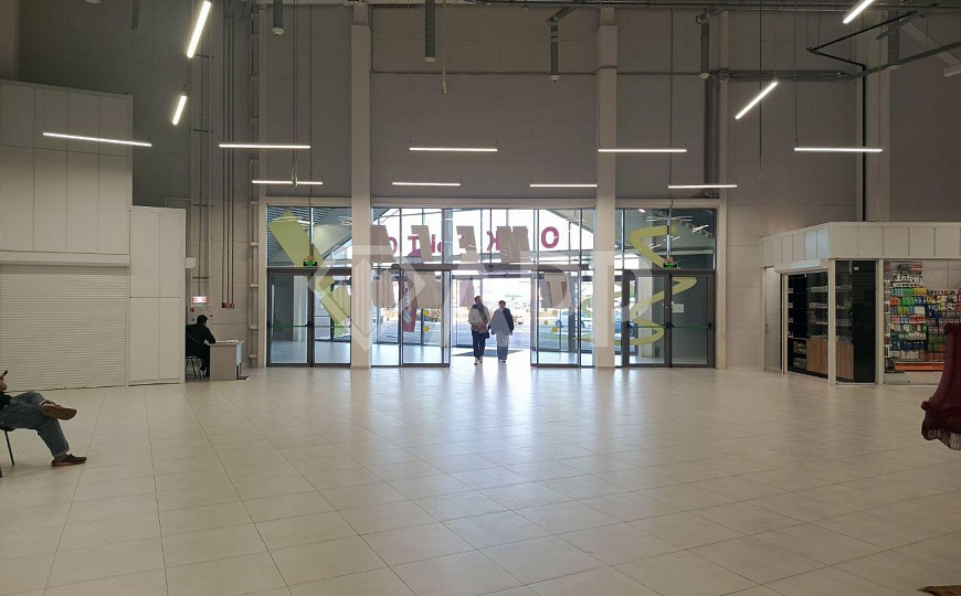 Сдам торговую площадь в ТЦ Мегастиль. фото