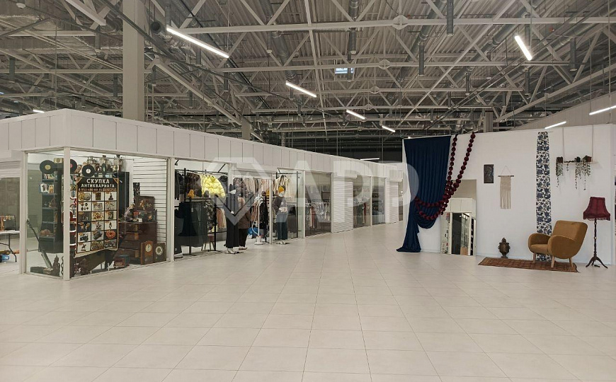 Сдам торговую площадь в ТЦ Мегастиль. фото