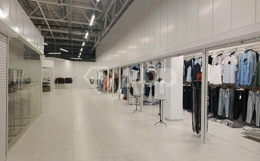 Сдам торговую площадь в ТЦ Мегастиль. фото