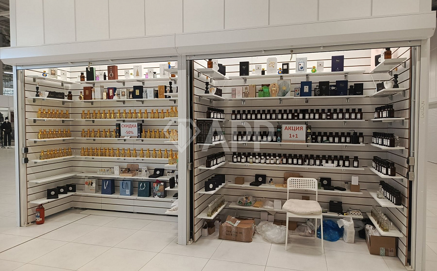 Сдам торговую площадь в ТЦ Мегастиль. фото