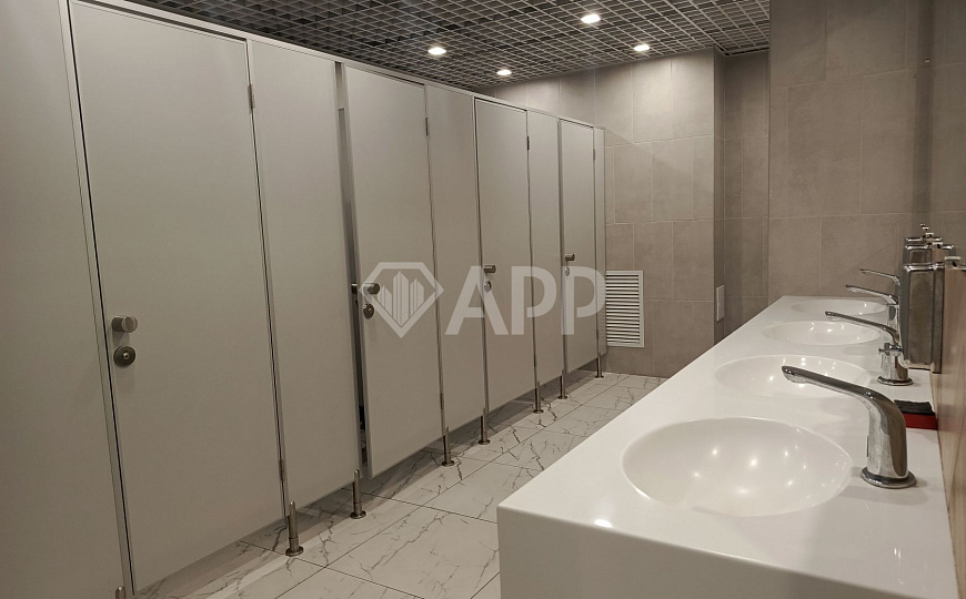 Сдам торговую площадь в ТЦ Мегастиль. фото