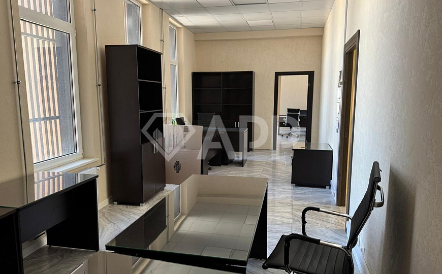 Офис рядом с метро, 69 кв.м. фото