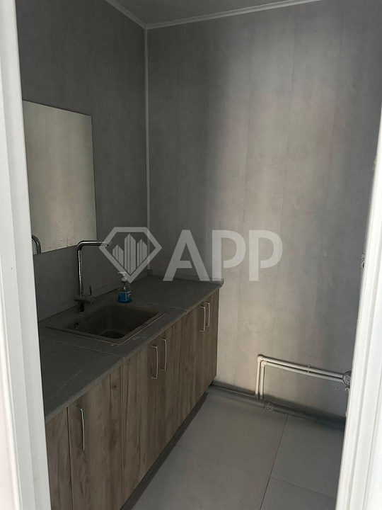 Сдаю 77м²  на первой линии фото