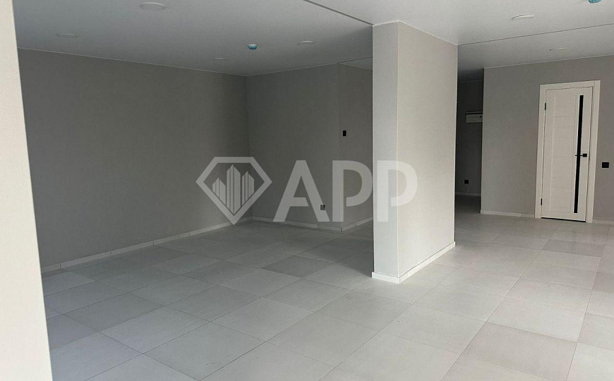 Сдаю 77м²  на первой линии фото