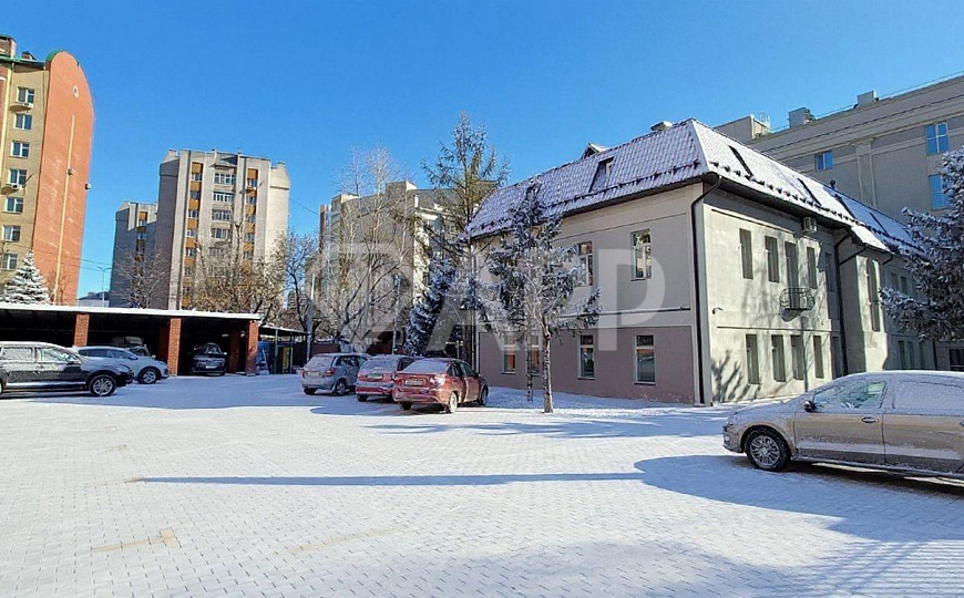 Здание 700 м2  с парковкой в центре фото