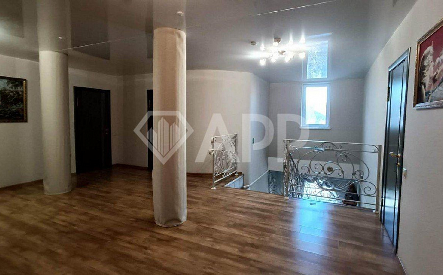 Здание 700 м2  с парковкой в центре фото