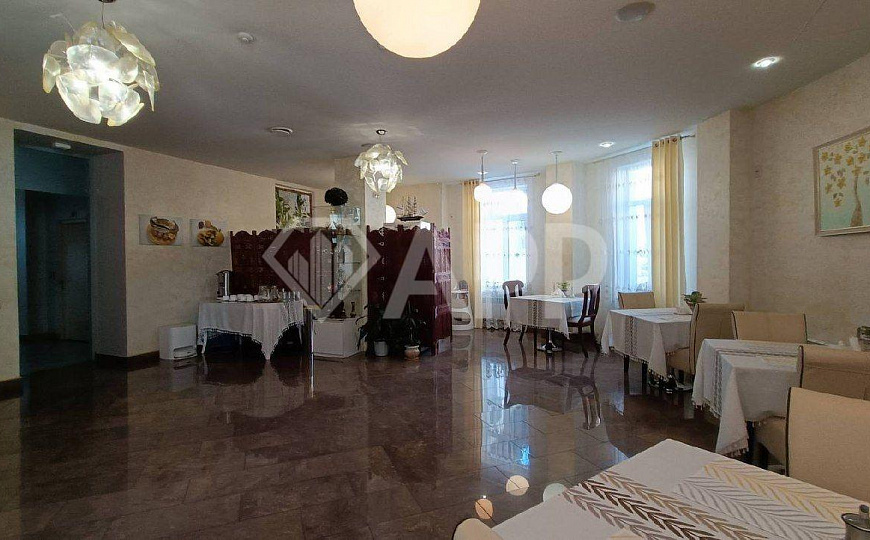 Здание 700 м2  с парковкой в центре фото