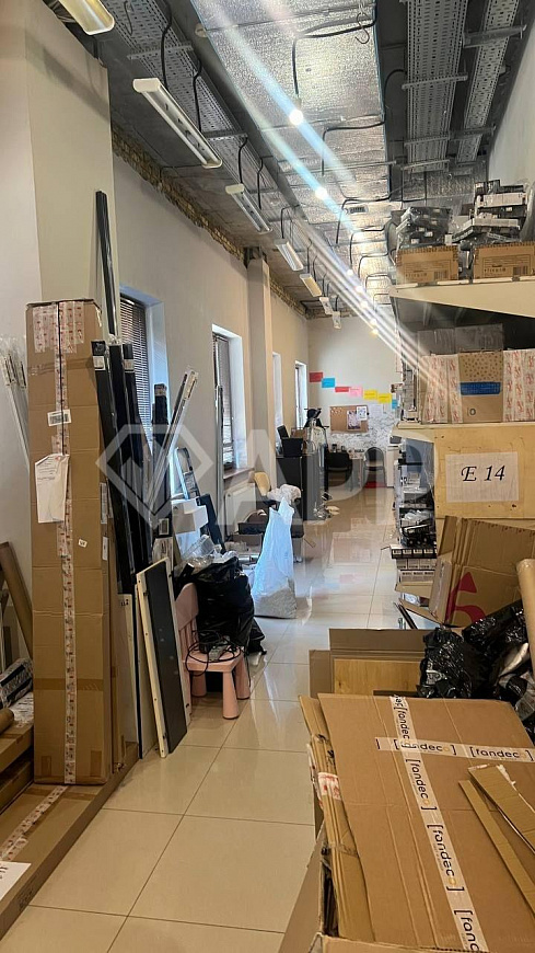 Первая линия. Парковка для клиентов. фото