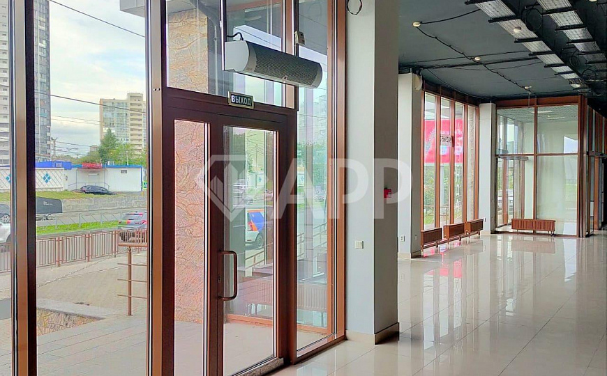 Первая линия. Парковка для клиентов. фото