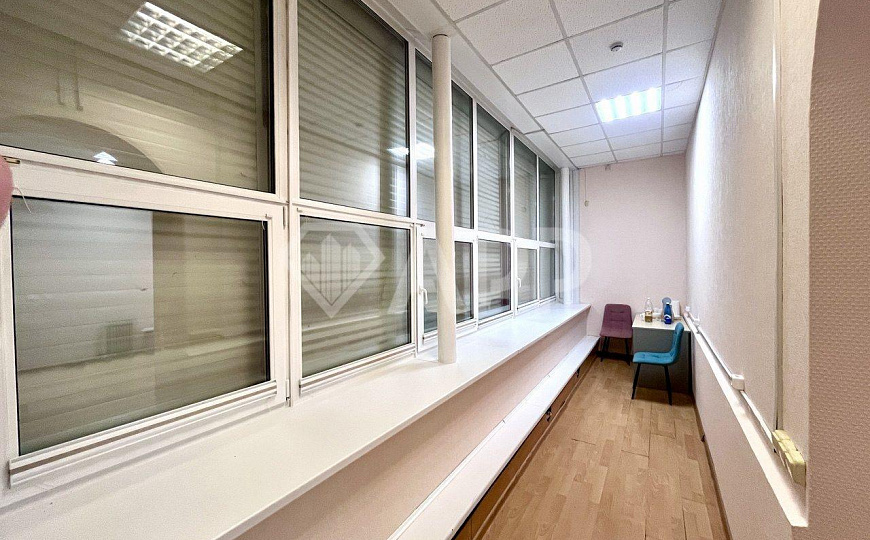 В продаже отдельно стоящее здание, 1 линия фото