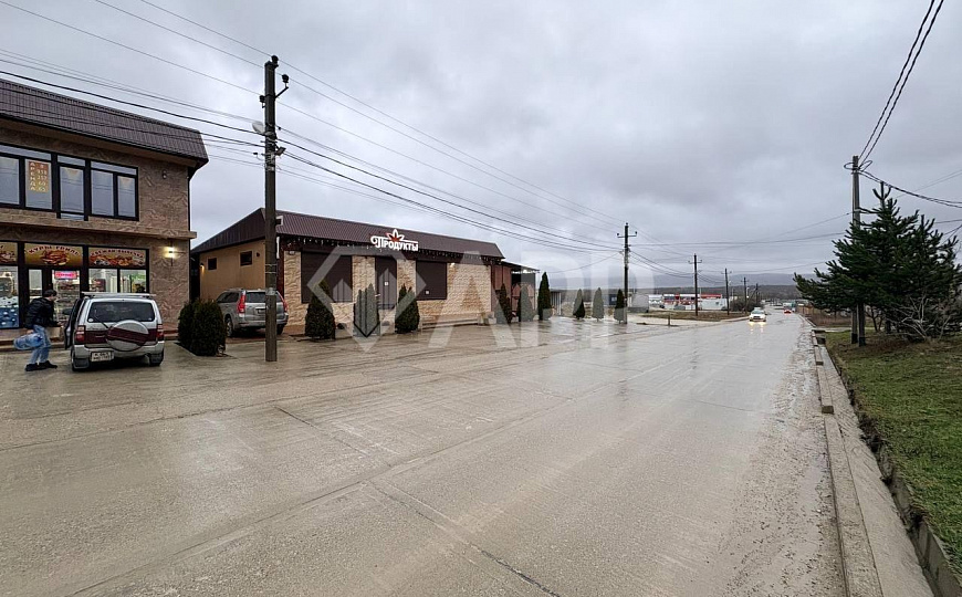 Сдам торговое помещение 300 м2 фото