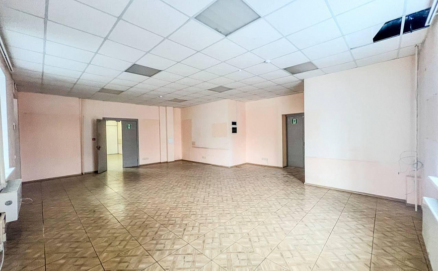 Коммерция от 64 м2 или 140 м2 в центре | 2 входа | Можно разделить фото