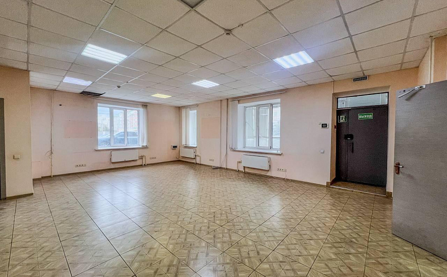 Коммерция от 64 м2 или 140 м2 в центре | 2 входа | Можно разделить фото