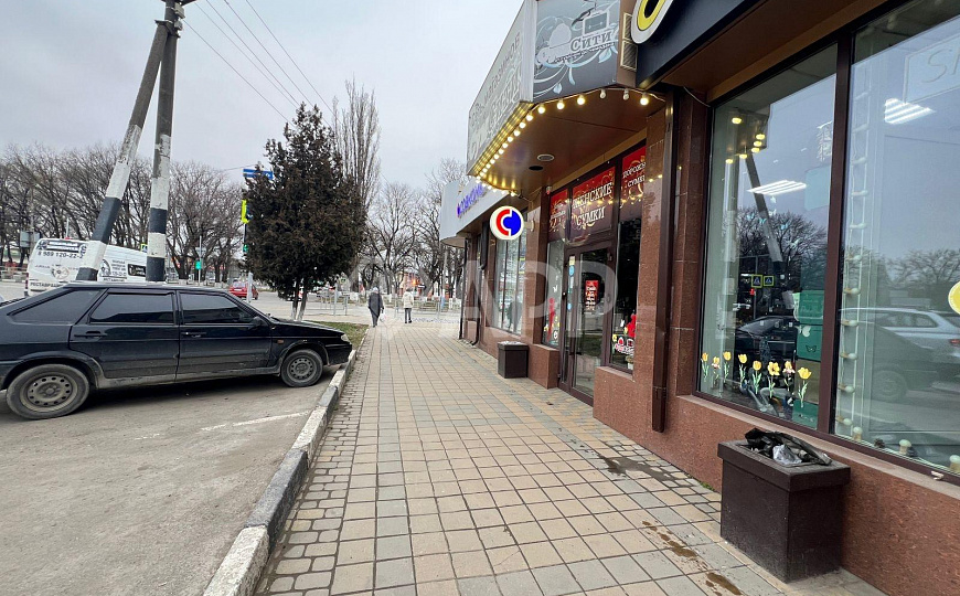 Сдам торговое помещение, 52 м² фото