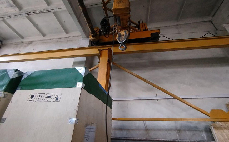 Производственное помещение 322,2 м2 на собственном земельном участке 0,57 га фото