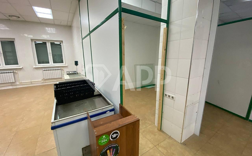 Продается торговое помещение, 1780 м² фото