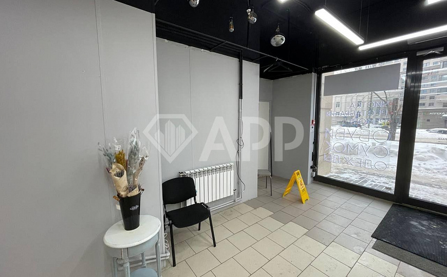 Сдам помещение на входе фото