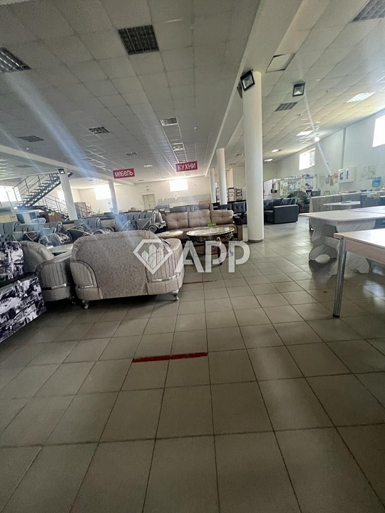 Сдам торговое помещение, 2 800 м² фото