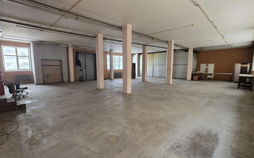 Сдам теплое производственно-складское помещение. фото