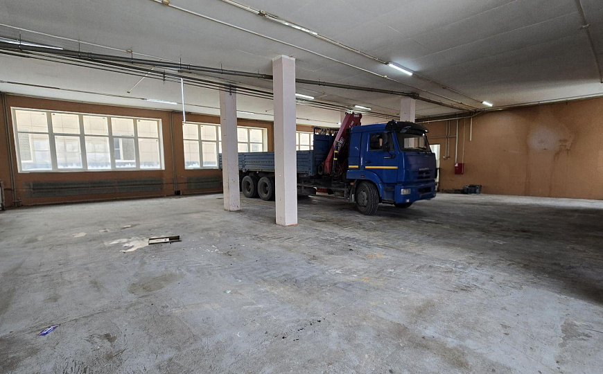 Сдам теплое производственно-складское помещение. фото