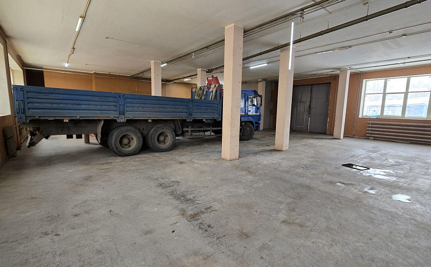 Сдам теплое производственно-складское помещение. фото