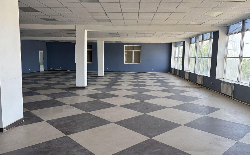 Аренда 1 линия офис,магазин фото