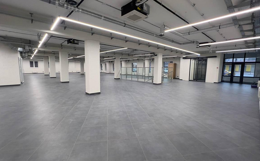 Сдам отдельно стоящее здание,600м2 фото