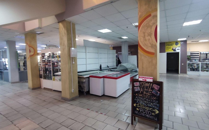 Аренда торгового помещения в ТЦ "Заря" фото