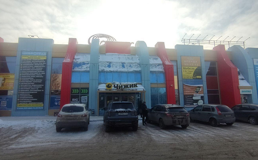 Аренда торгового помещения в ТЦ "Заря" фото