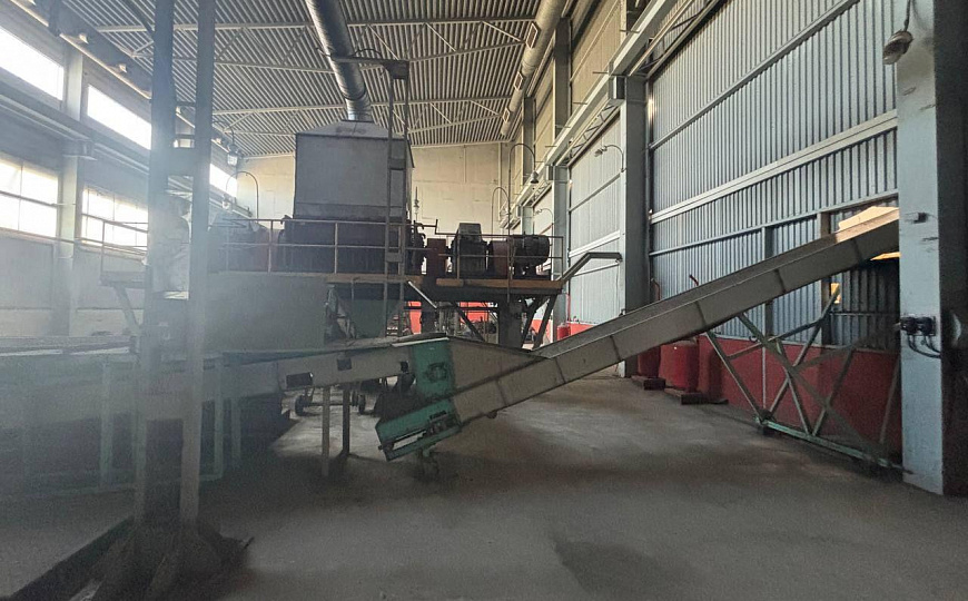 Производство с кран-балками/ склад  3800 м2 фото