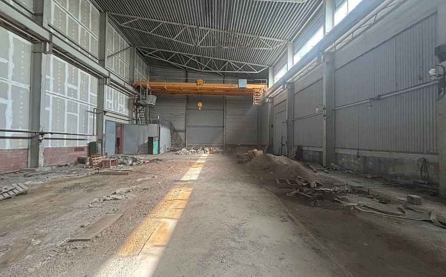 Производство с кран-балками/ склад  3800 м2 фото