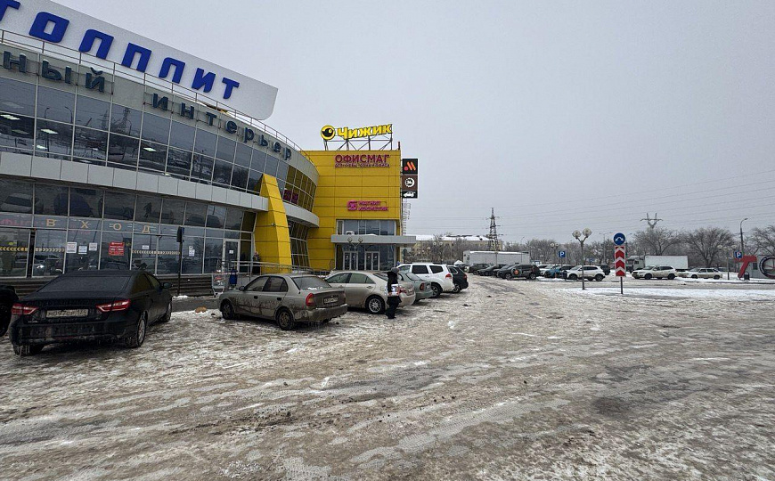 Сдам торговое помещение в ТЦ 23 м² фото