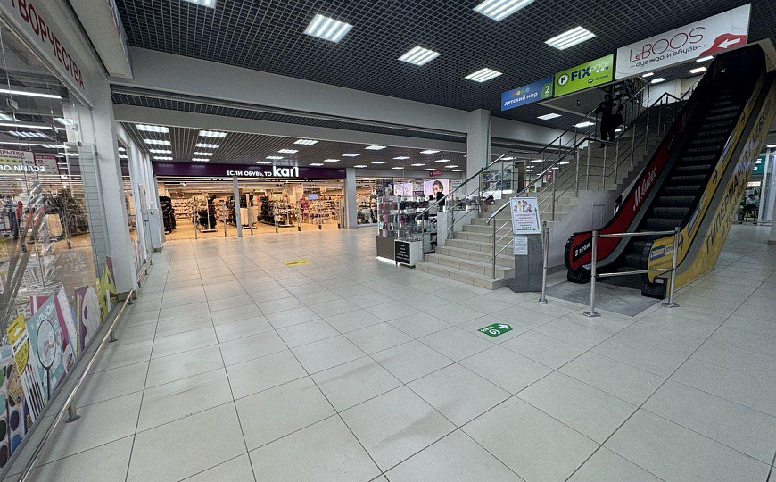 Сдам торговое помещение в ТЦ 23 м² фото