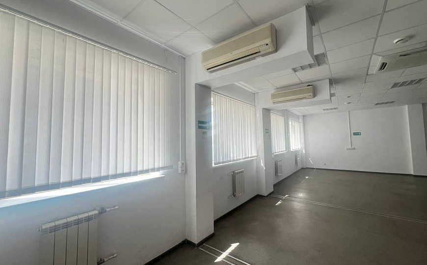 Офис 426 м2 вблизи ЖД вокзала  фото