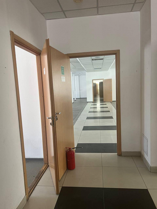 Офис 426 м2 вблизи ЖД вокзала  фото