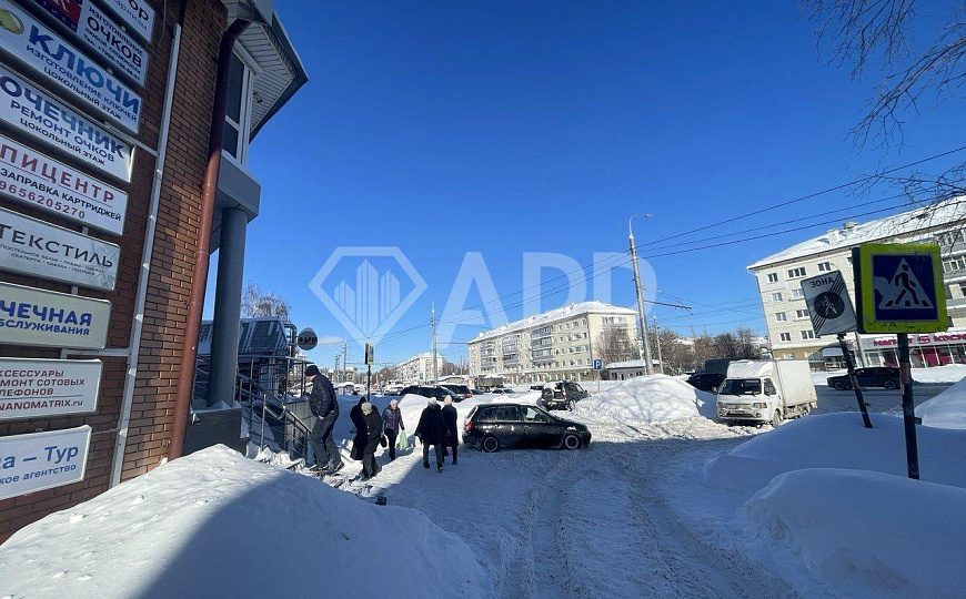 Сдаётся площадь у метро!!! фото