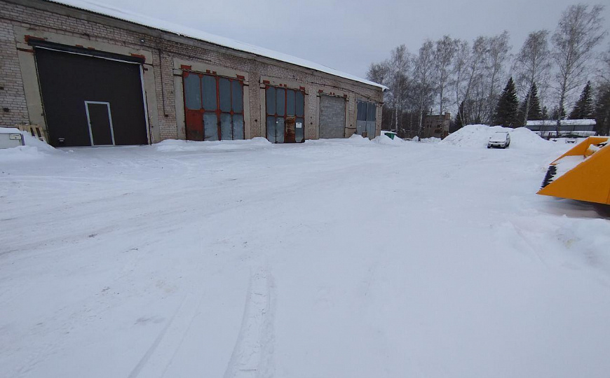 Помещение с арендаторами, 1300 м2 фото