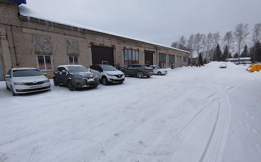 Помещение с арендаторами, 1300 м2 фото