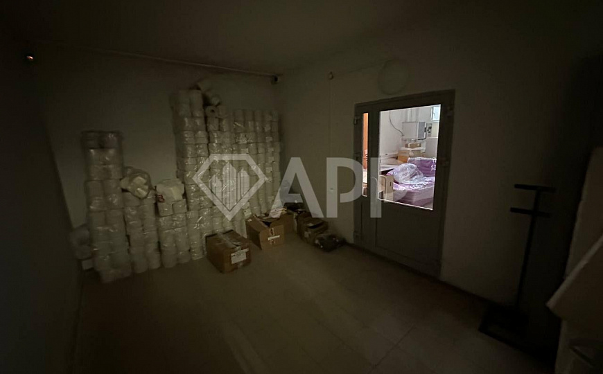 Продам цоколь 149.5м² с большими окнами первая линия с НДС фото