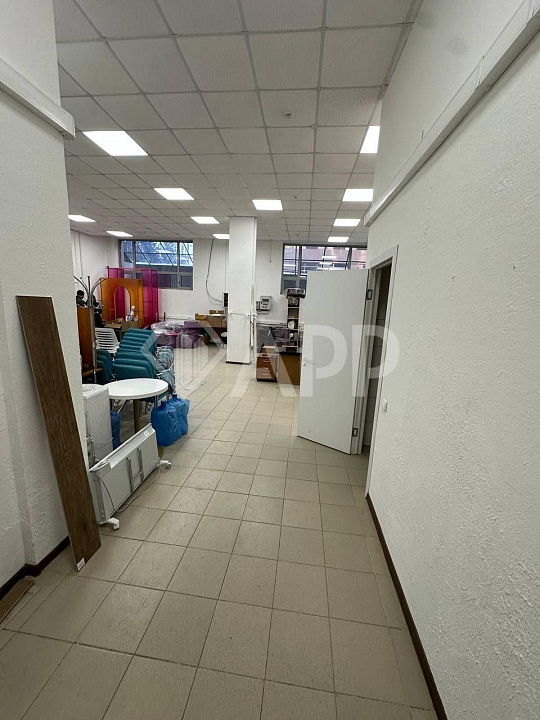 Продам цоколь 149.5м² с большими окнами первая линия с НДС фото