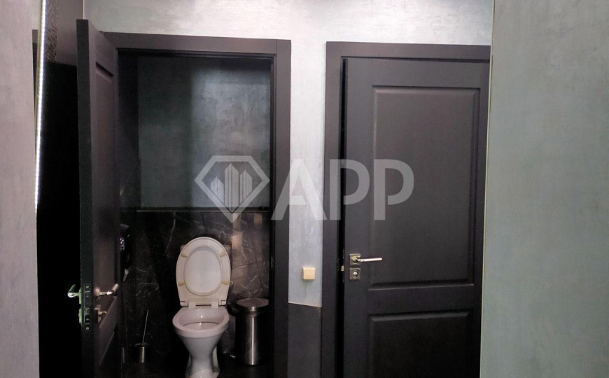 В центре под кафе, ресторан, бар, клуб фото